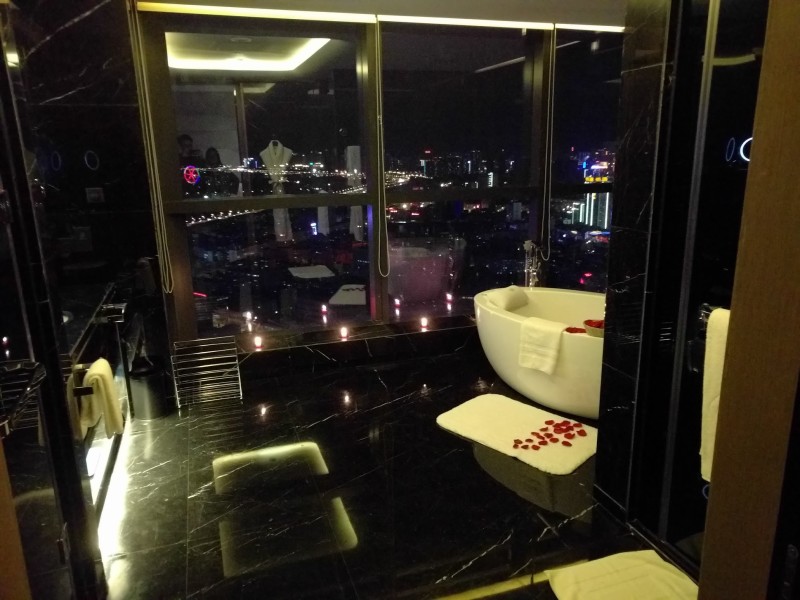 candles and stunning view in the bathroom