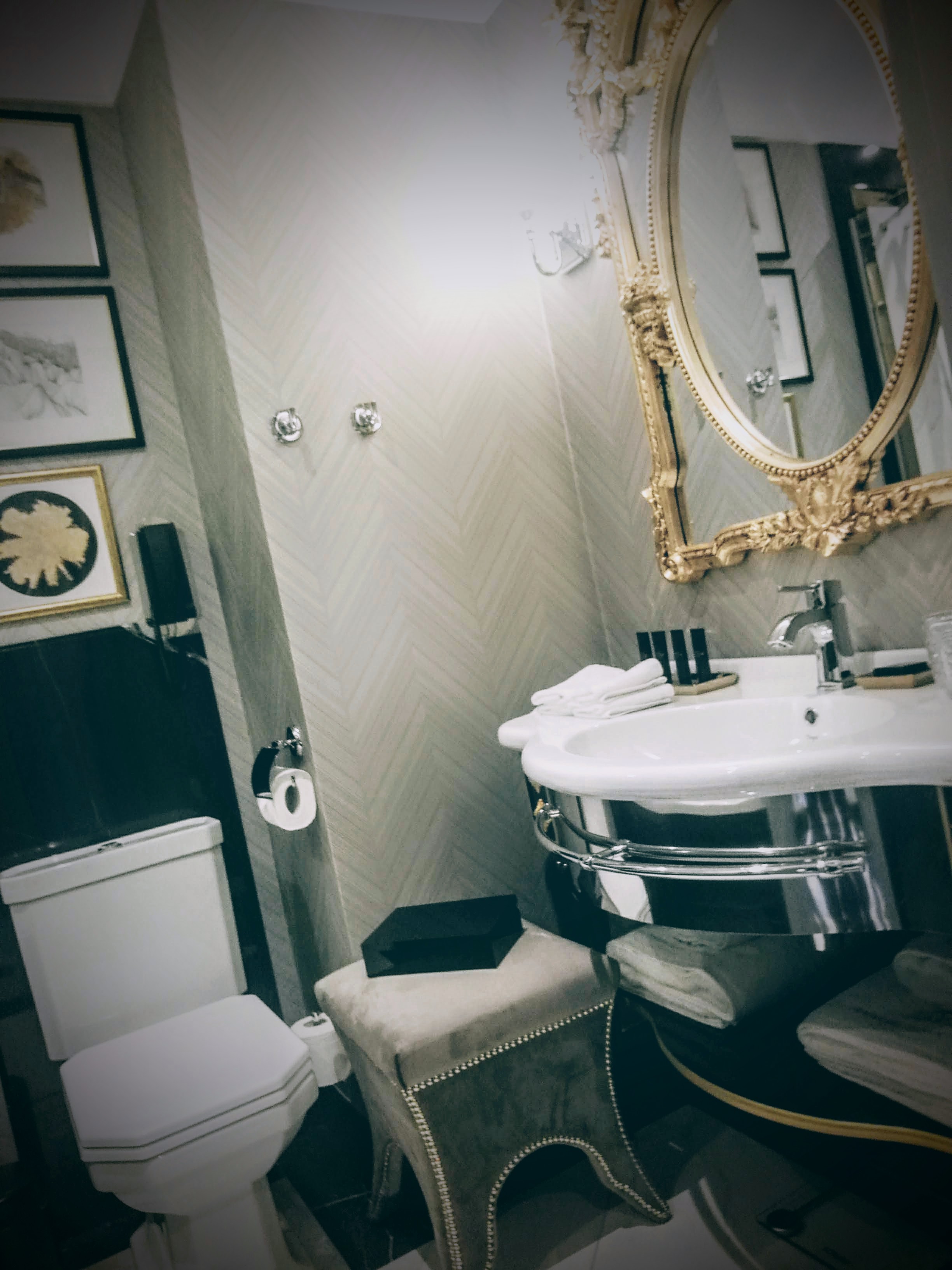Bachleda_Bathroom.jpg