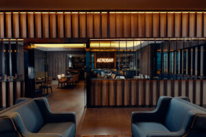 Plaza Premium Lounge Dubai - AeroBar