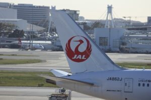 Japan Arlines, JAL, FLY ON